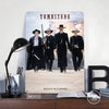 Arte de lata de película vintage con cinco figuras frente a una lápida con el título JUSTICIA ES