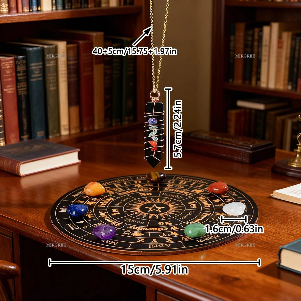 Un jeu de divination spirituelle avec une carte en bois sombre, des cristaux et des symboles astrologiques sur un bureau.