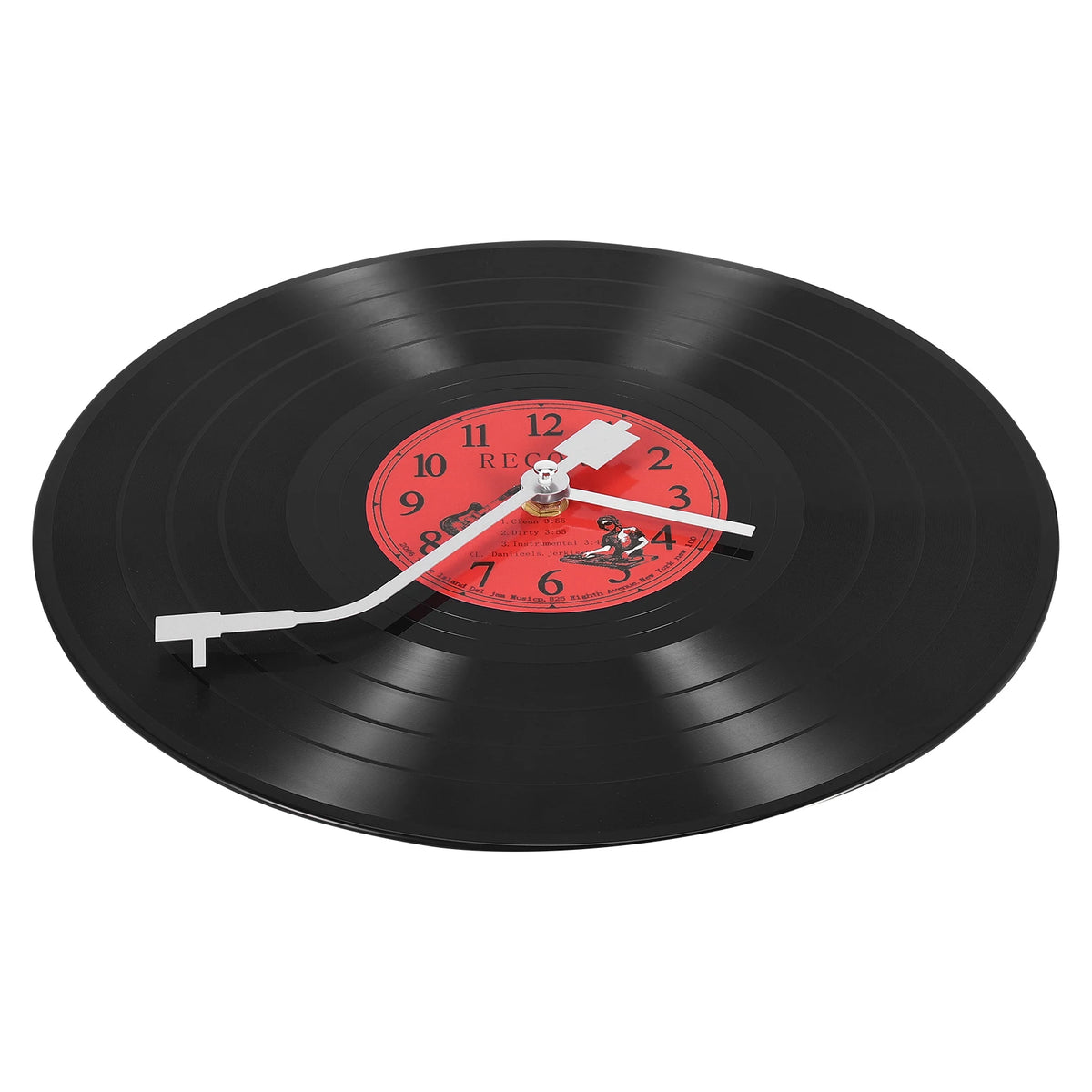 Schwarze Vinyl-Platte mit roter Center-Label und weißem Tonabnehmer, verwendet als Retro-Wanduhr.