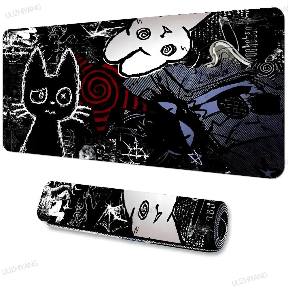 Una alfombrilla de ratón para gaming negra con un diseño espeluznante estilizado con elementos blancos y rojos.