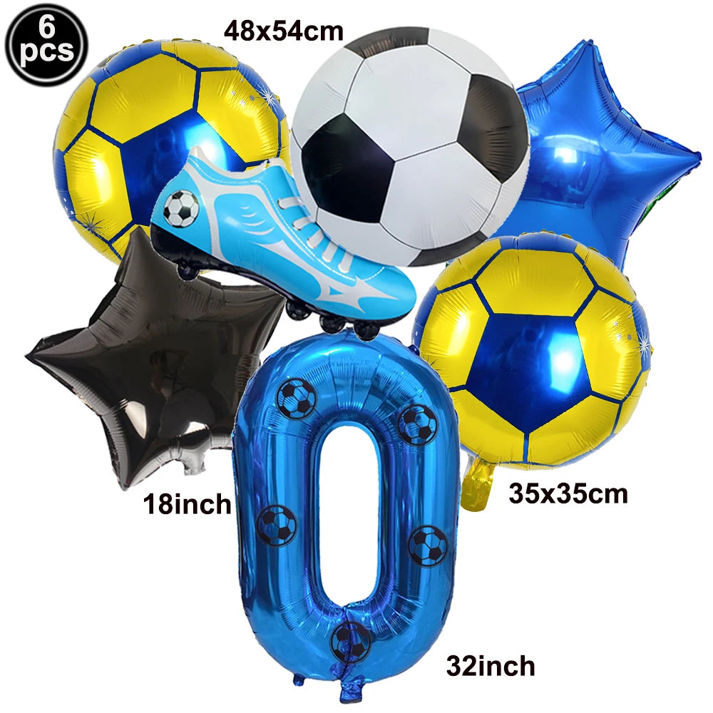 Un set de six ballons de football et un ballon de chaussure bleu avec une grande lettre O bleue.