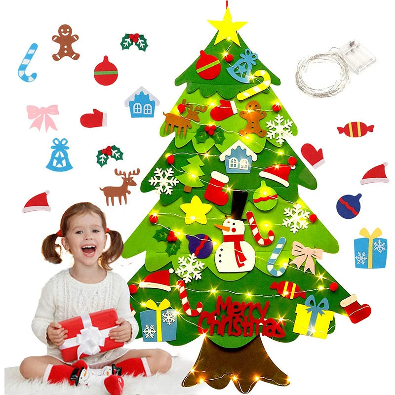 Árbol de Navidad festivo decorado con adornos y luces de fieltro, rodeado de decoraciones coloridas.