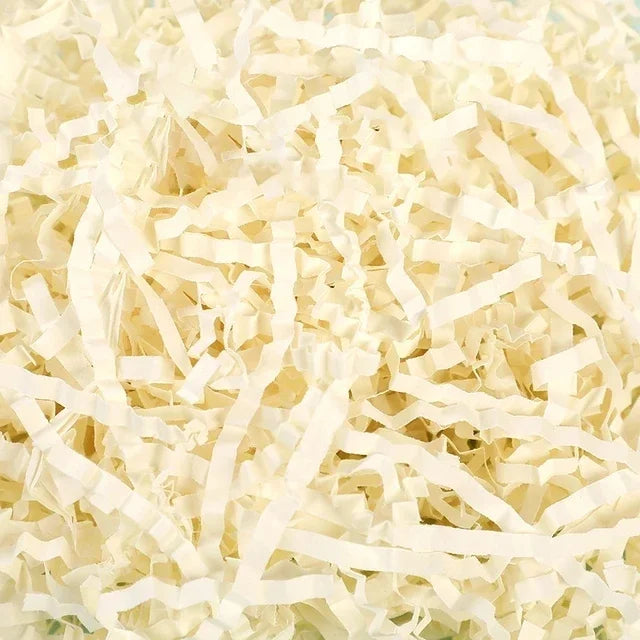 Haufen zerrissener Papiertüten zur Füllung für Veranstaltungen.