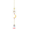 Décoration suspendue dorée délicate avec motif soleil et croissant de lune aux accents de cristaux colorés.