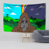 Arte de tapiz en la pared con cara estilizada de Sasquatch y máscara grande de piel marrón contra cielo nocturno y fondo de a