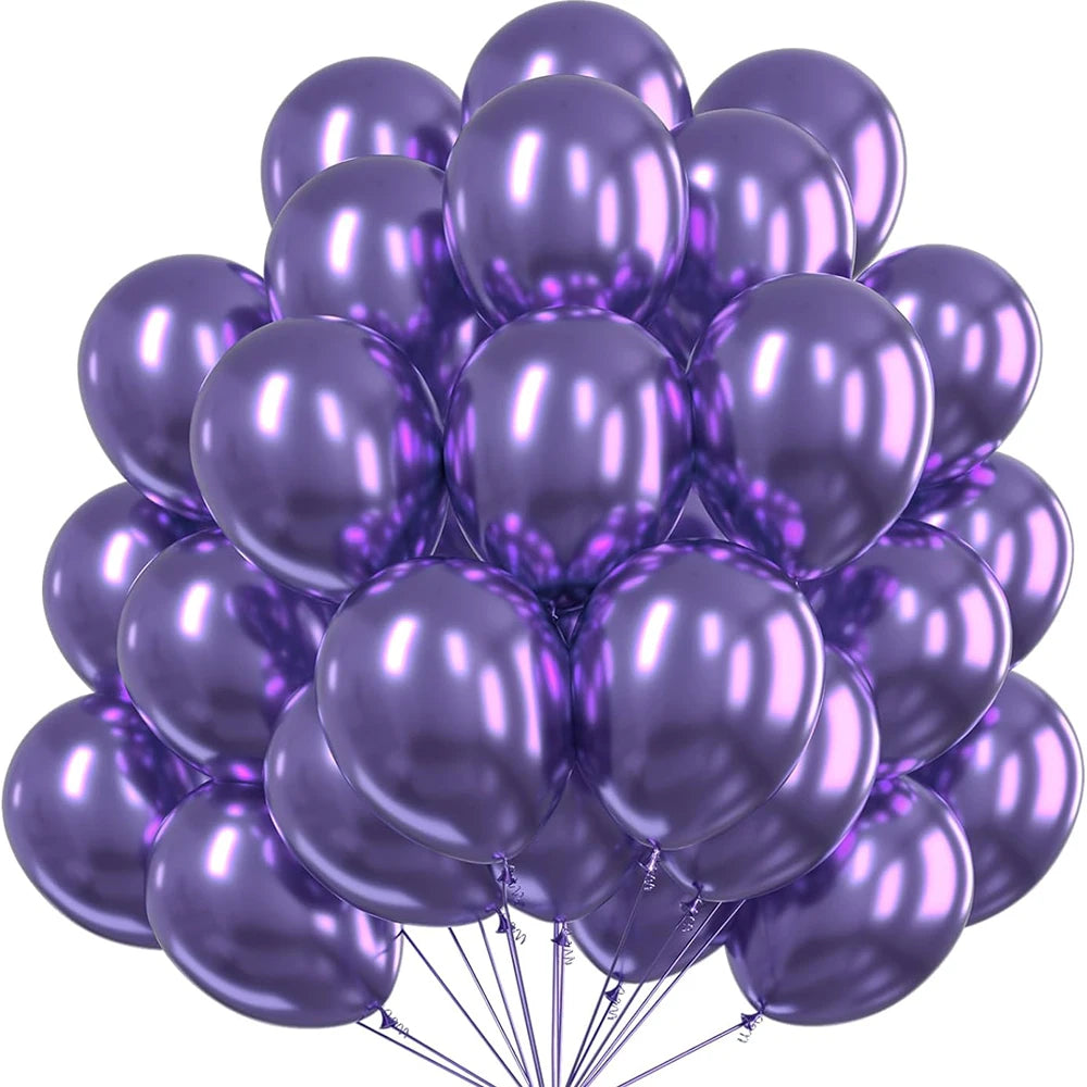 Un amas de ballons métalliques rose et or rose attachés ensemble