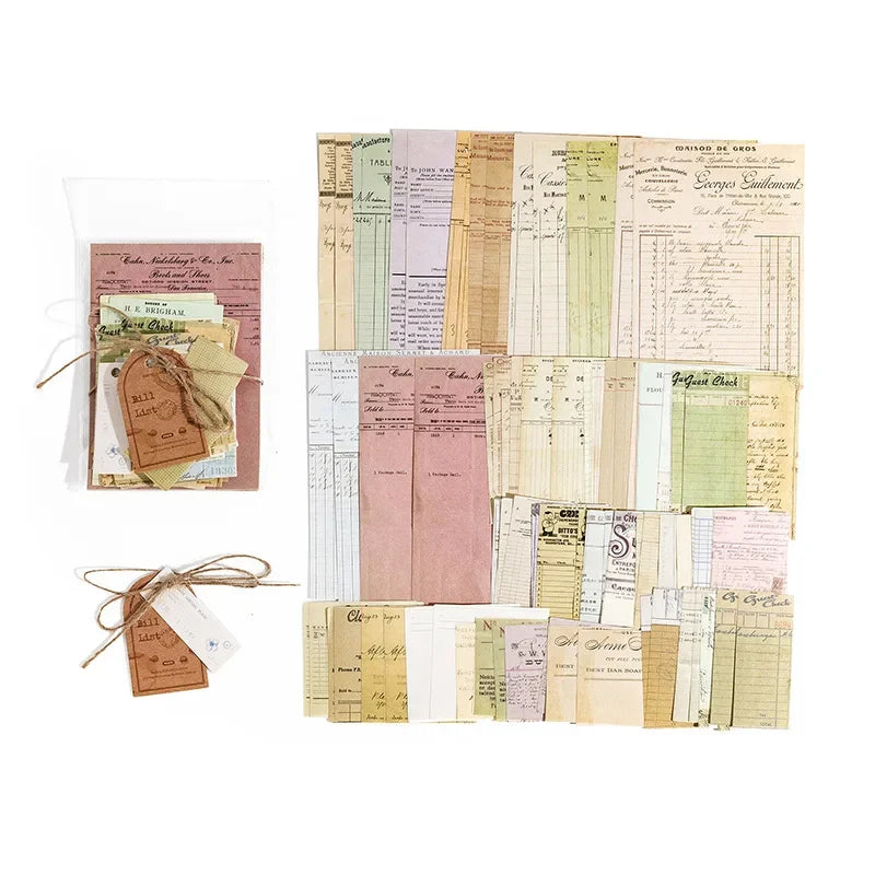 Collection de papier de journal ancien et vintage, avec textes manuscrits et éléments décoratifs.