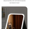 Miroir de maquillage LED moderne avec lumière blanche douce illuminant un intérieur.