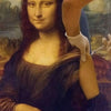 Pintura de una mujer de cabello oscuro y expresión serena, posiblemente una impresión vintage de la Mona Lisa.