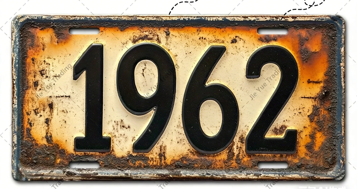 Un cartel de pared de aluminio vintage con el año 1962 grabado en una placa metálica oxidada y desgastada.