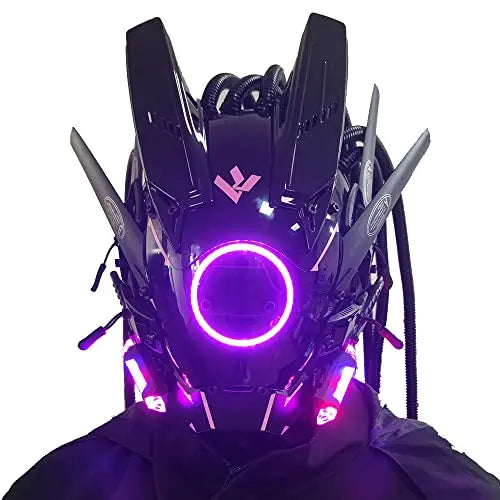 Máscara de juego cyberpunk iluminada con acentos negros y morados