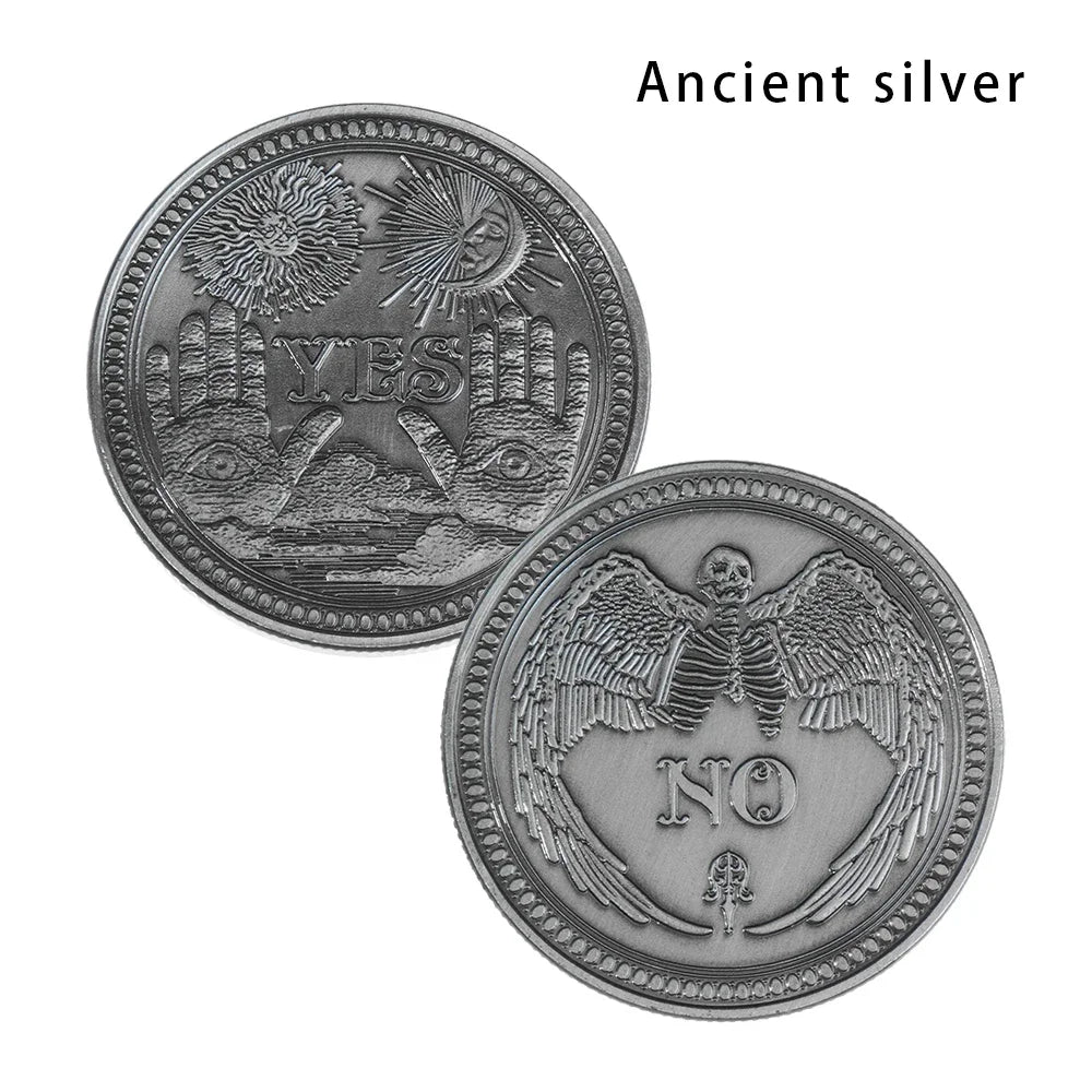 Moneda conmemorativa plateada que muestra la palabra SÍ en un lado y NO con alas en el otro.