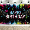 Un vibrante banner de fondo de cumpleaños con notas musicales y luces de colores contra un fondo oscuro.
