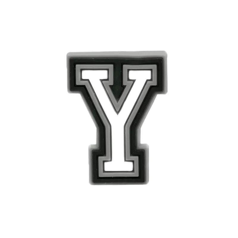 Charm lettre Y pour chaussures avec contour noir et blanc.
