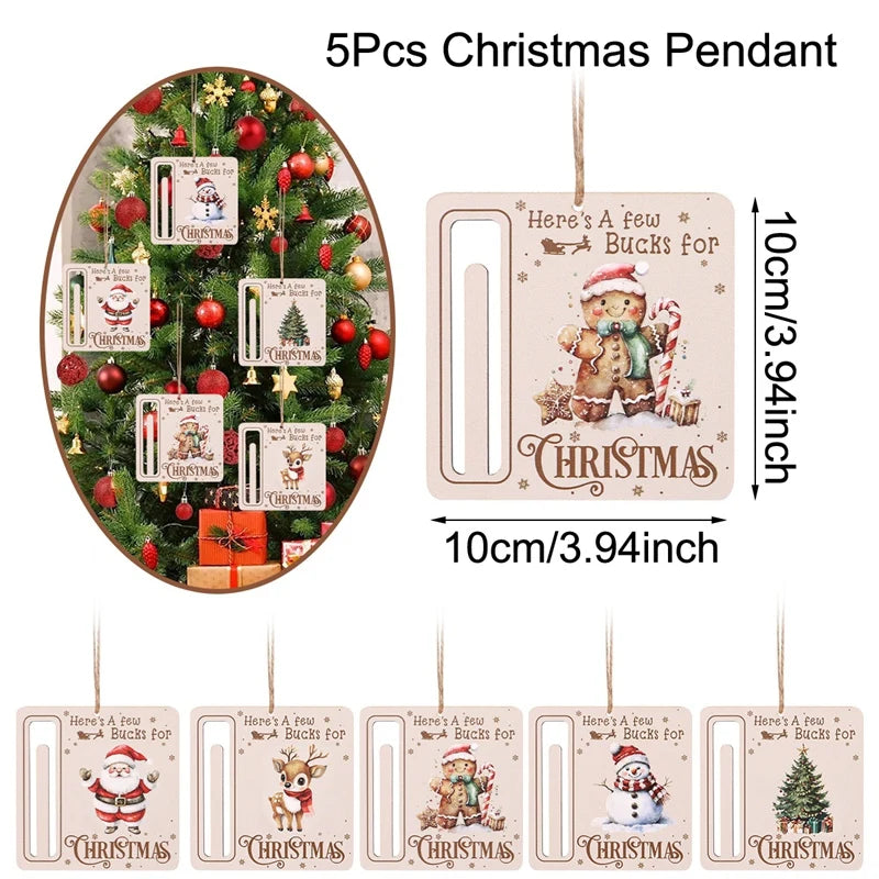 Cinq cartes pendentifs de Noël en bois avec des motifs de fêtes et de l'argent pour les fêtes