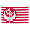 Drapeau à rayures rouges, blanches et argentées avec un emblème central de sabres croisés et d'engrenages dans un design circ
