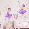 Décor mural d'une fille aux ailes de papillon et robe violette entourée de papillons colorés sur fond blanc