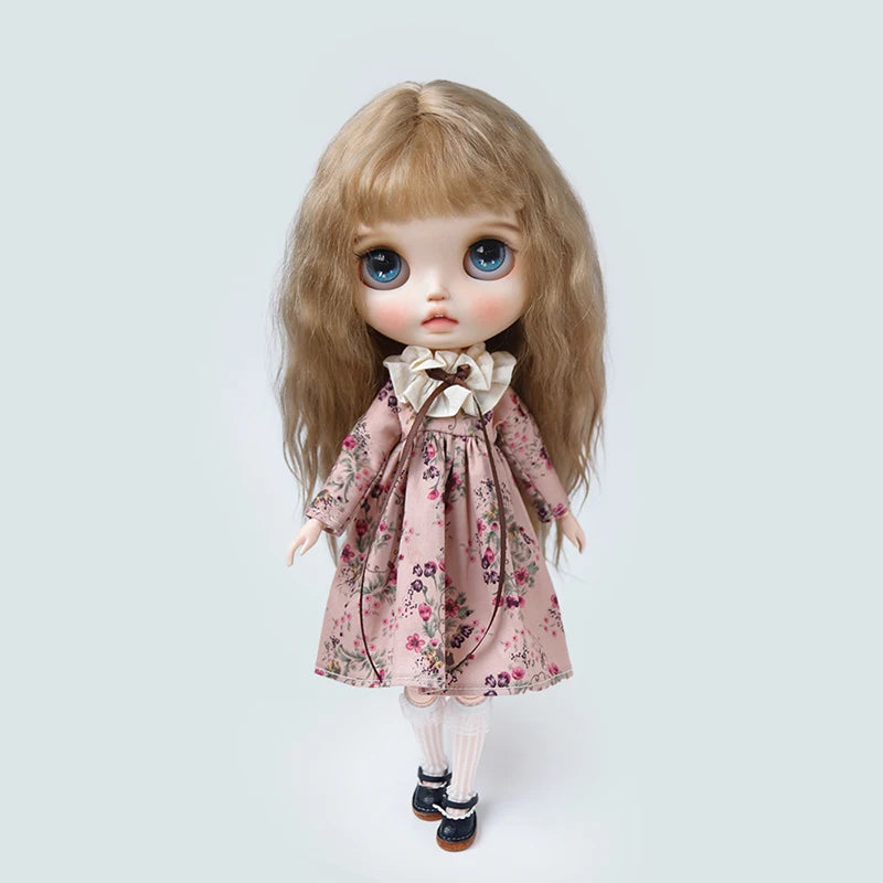 A vintage lace pajama set for a 1/6 doll featuring a floral print and a ruffled collar.