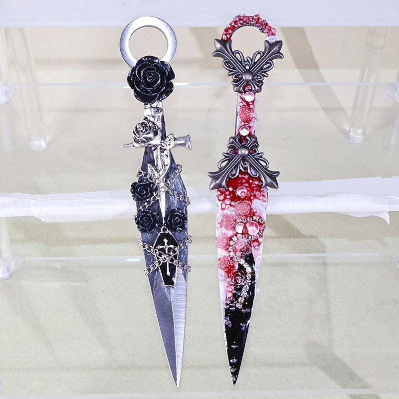 Gothic Kunai Dagger Ornament – Handcrafted Hanfu Accessory & Desk Display