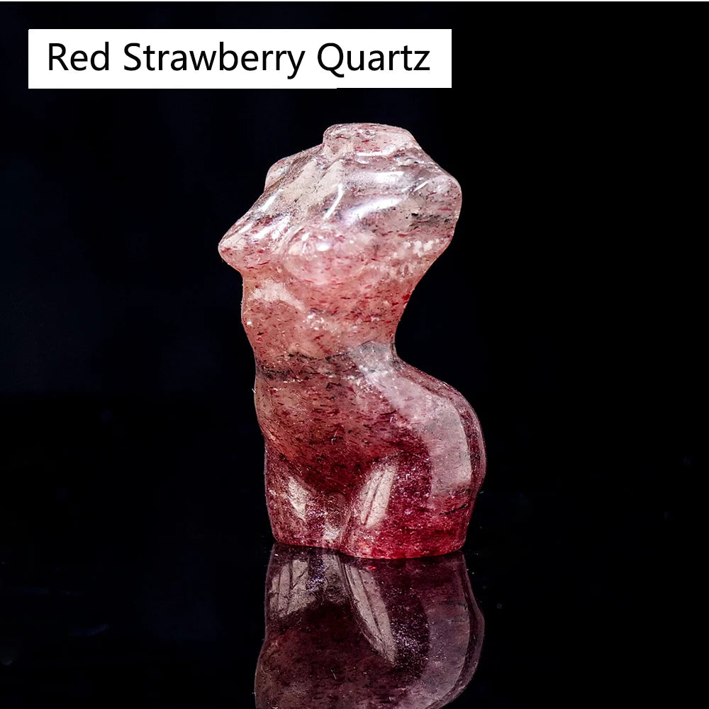 Figura de cuarzo rosa translúcido a rosado rojizo pulido, con forma de figura femenina.