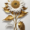 Obra de arte de pared con un gran girasol de pétalos blancos y centro dorado, rodeado de hojas doradas sobre un fondo claro