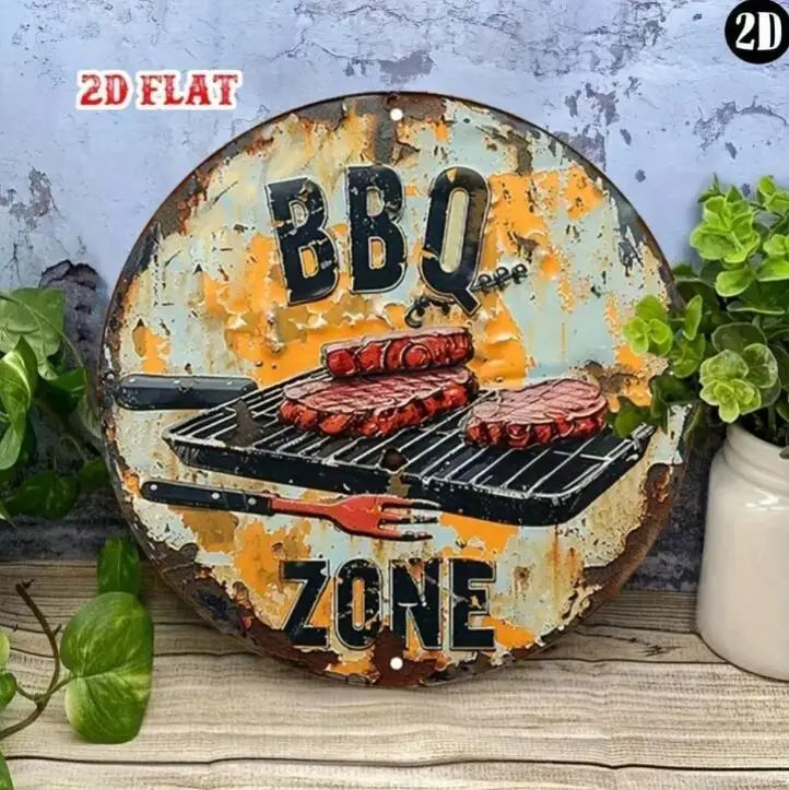 Panneau de grill BBQ vintage avec lettres noires sur plaque métallique usée.
