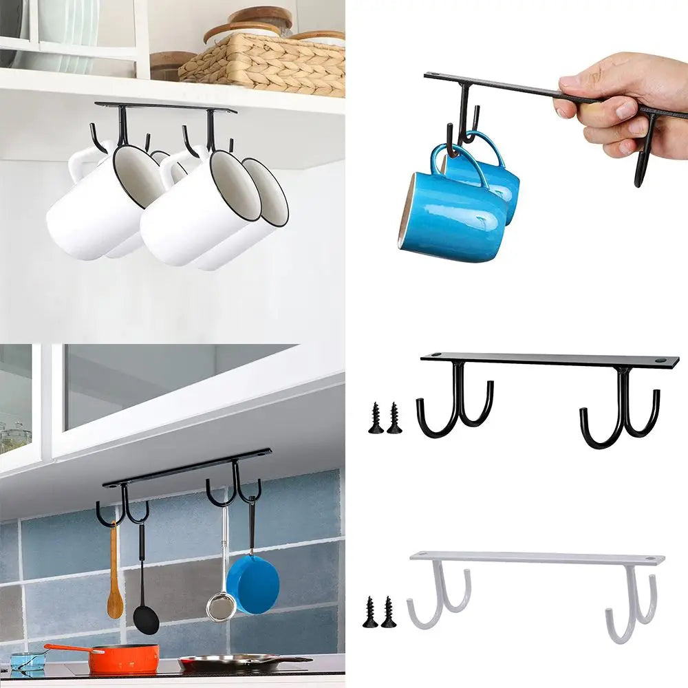 Étagère de séchage pour tasses sous placard avec crochets métalliques noirs.