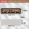 Vintage-Metallwandtafel mit erhabener Schrift „The Coffee Corner“ und Silhouette einer Kaffeekanne.