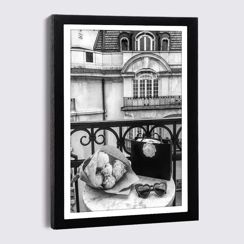 Elegant Wooden Picture Frame with Artistic Canvas Print