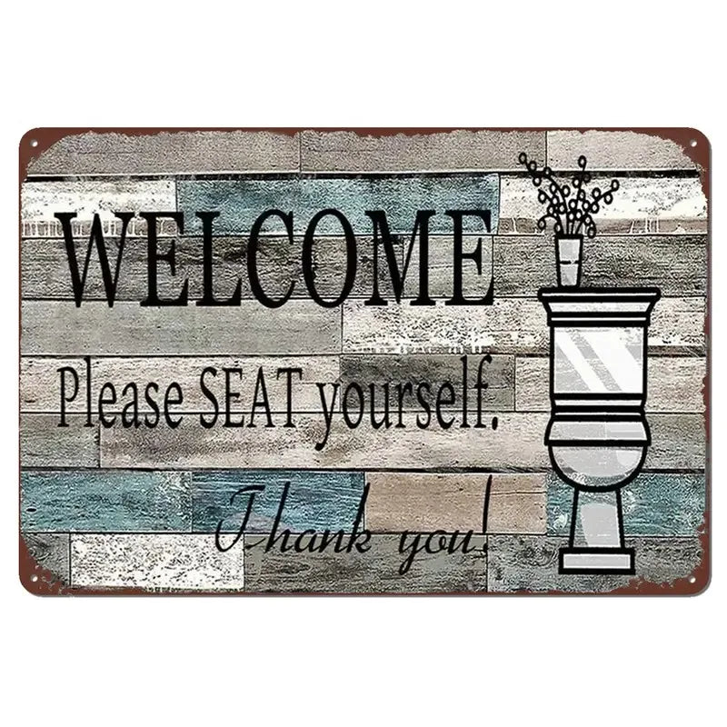 Vintage Metall-Badezimmerwandtafel mit Text: Willkommen, setzen Sie sich, danke und Toilette-Silhouette.