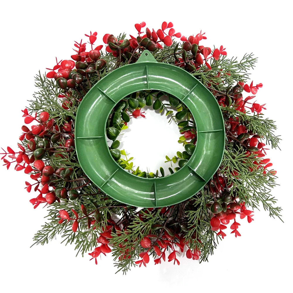 Corona navideña de bayas rojas artificiales verdes con abertura circular