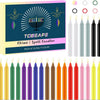 Collection de vingt-quatre bougies cloche et sortilège multicolores sur fond bleu foncé.