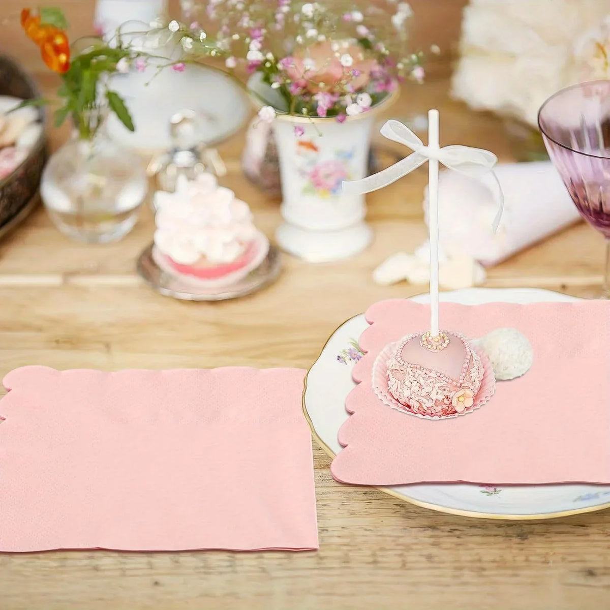 Scalloped Cocktail Napkins, 2-Ply Premium Disposable Paper Napkins (100 Pack)