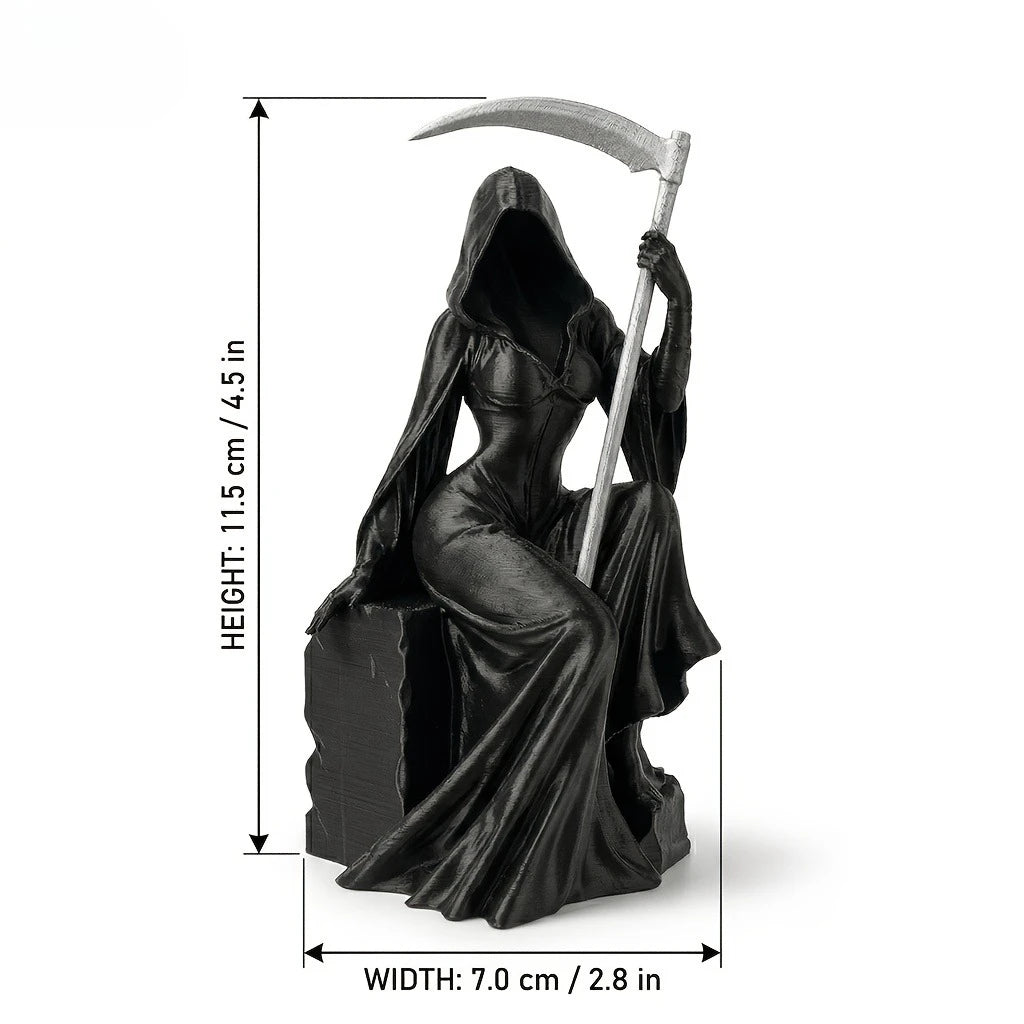 Schwarze gotische Gräberstatue mit Sense, präsentiert vor weißem Hintergrund.