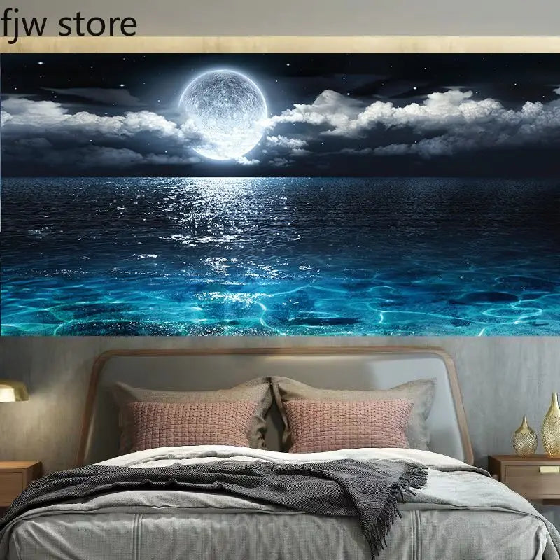 Schlafzimmer mit Bett aus grauer Bettwäsche vor einem Meer-Mural.