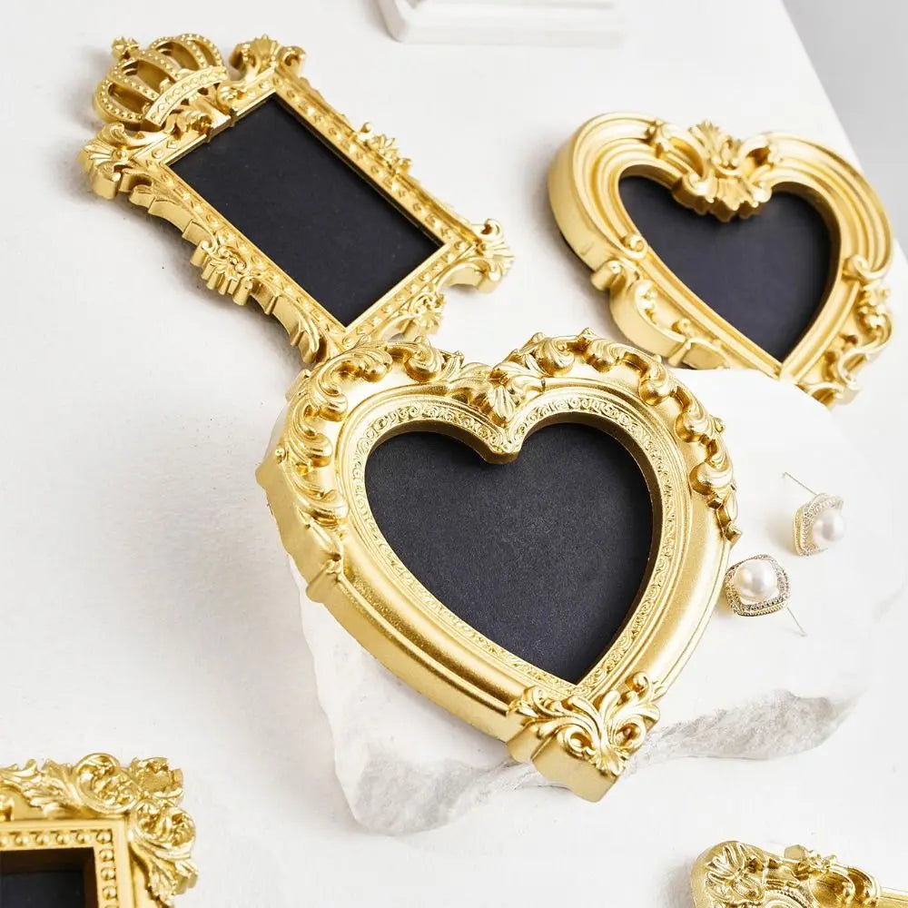 Ornate Resin Hanging Photo Frame for Vintage Décor