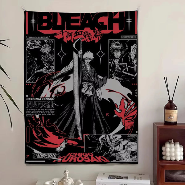 Tapiz collage de manga blanco y negro con personajes y texto de Bleach.