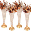 Goldkristallene hohe Vase mit getrockneten Blumenarrangements als Mittelstück