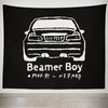 Tapisserie noire avec une silhouette blanche de voiture, le texte Beamer Boy et Prod par Nedarb