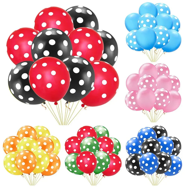 Una colección de 20 globos de látex a rayas en rojo, negro y azul para decoración de fiestas.