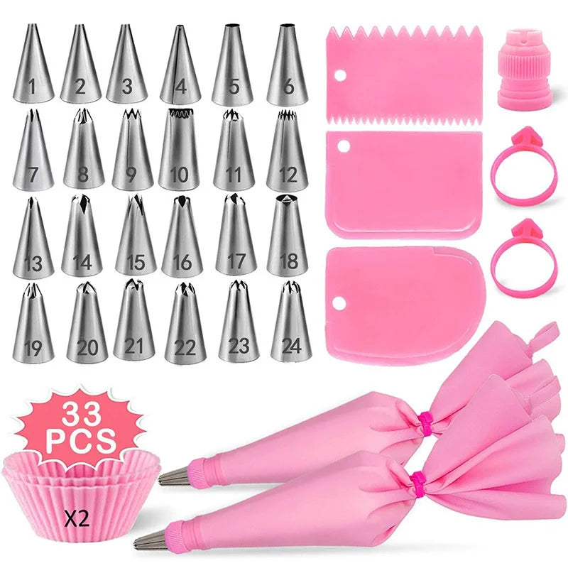 Un juego de 33 boquillas para decorar pasteles de acero inoxidable y tapetes de silicona rosa con un lazo de cinta rosa.