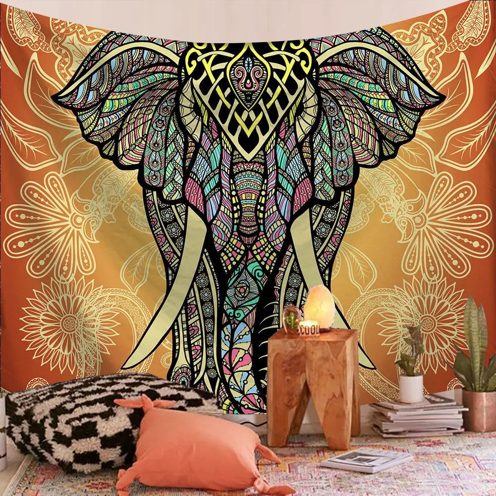 Ein großes Wandteppich mit detailliertem Boho-Mandala-Design in Orange-, Grün- und Schwarztönen.