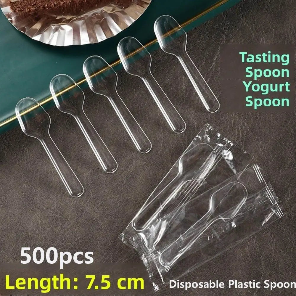 500 pieces of clear plastic disposable spoons, 7.5 cm long, for tasting yogurt or other foods.