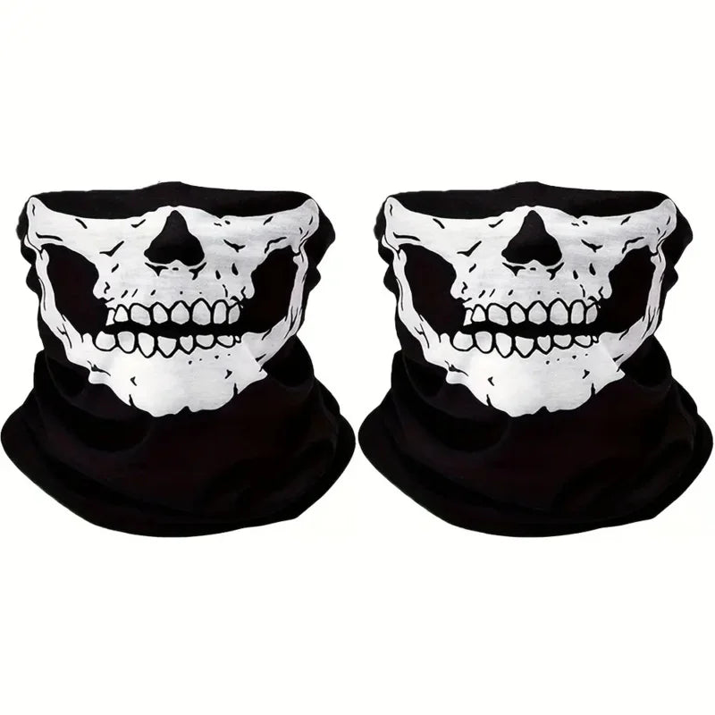 Un foulard masque crâne noir et blanc pour activités de plein air