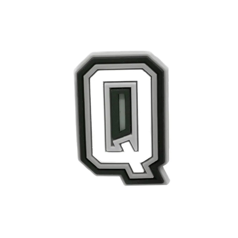 Charm lettre Q pour chaussure avec design noir et blanc en contour