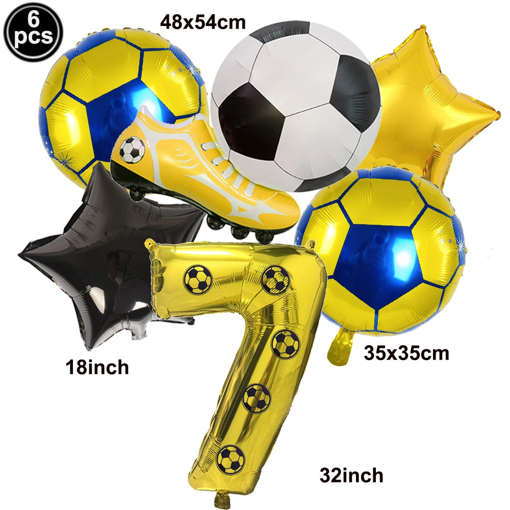 Un ensemble de six ballons de football jaunes et bleus, incluant un ballon, un crampon et un grand chiffre trois.