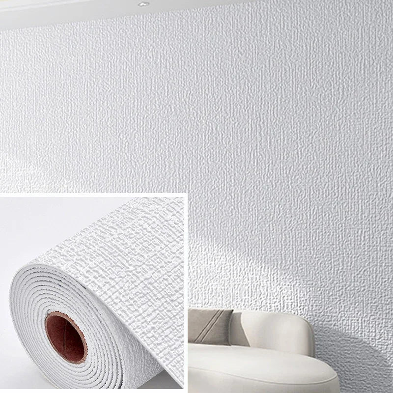 Rouleau de stickers muraux autocollants waterproof blancs en 3D sur un mur texturé blanc.