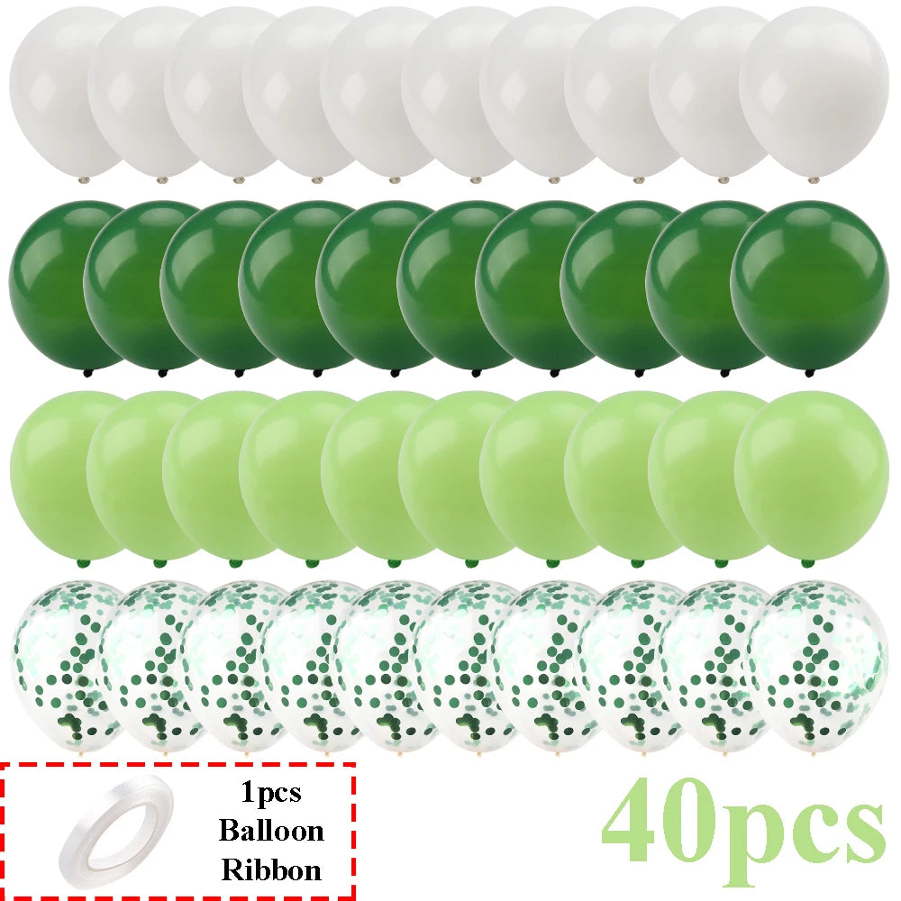 Ein Set von 40 matten Latexballons in verschiedenen Weiß-, Grün- und Limettengrün-Tönen mit Schleife.