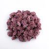 Un amas dense de mini-fleurs d'hydrangea artificielles de couleur violet poussiéreux.